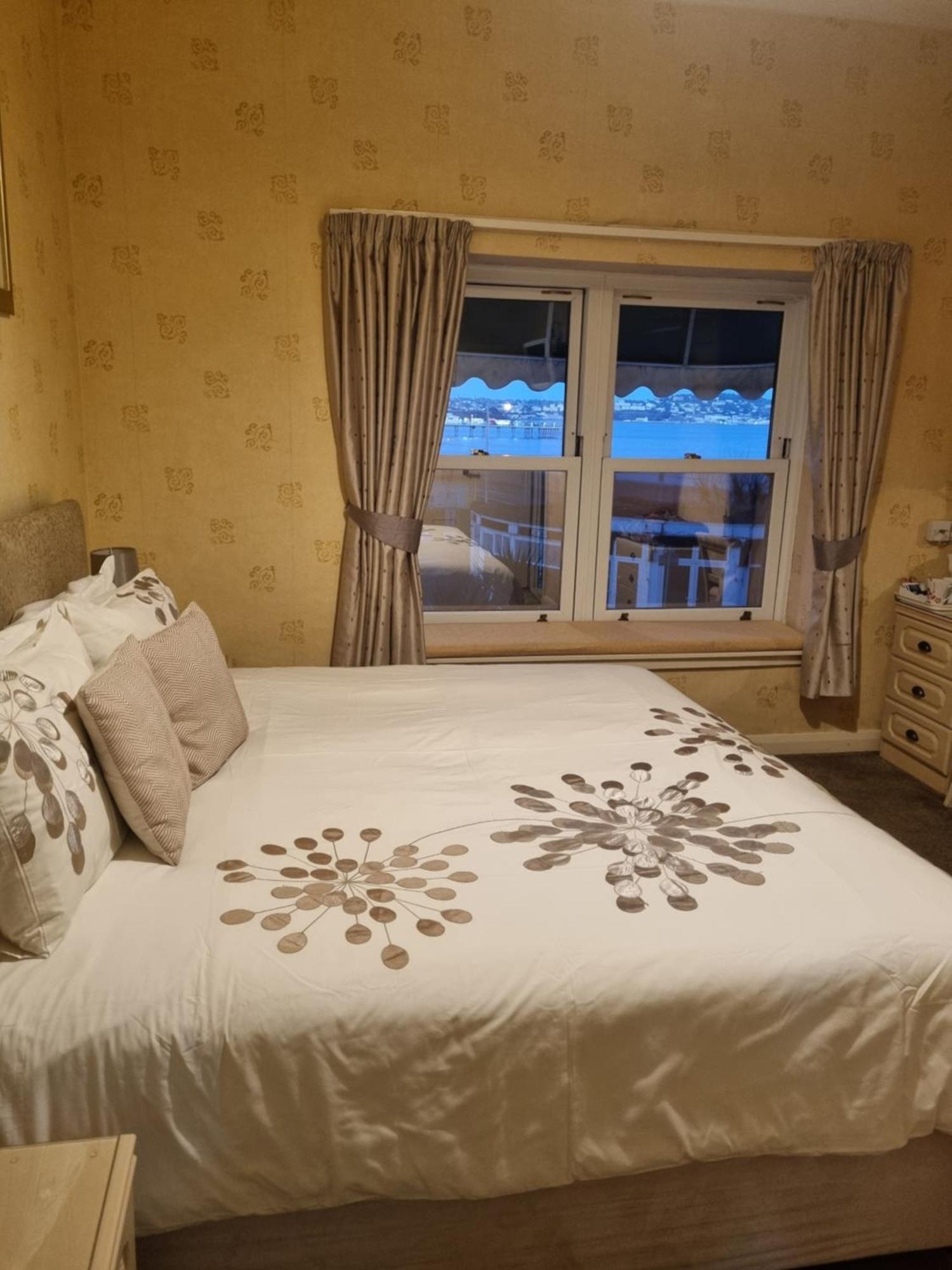 The Sands Hotel Пейнтон Экстерьер фото