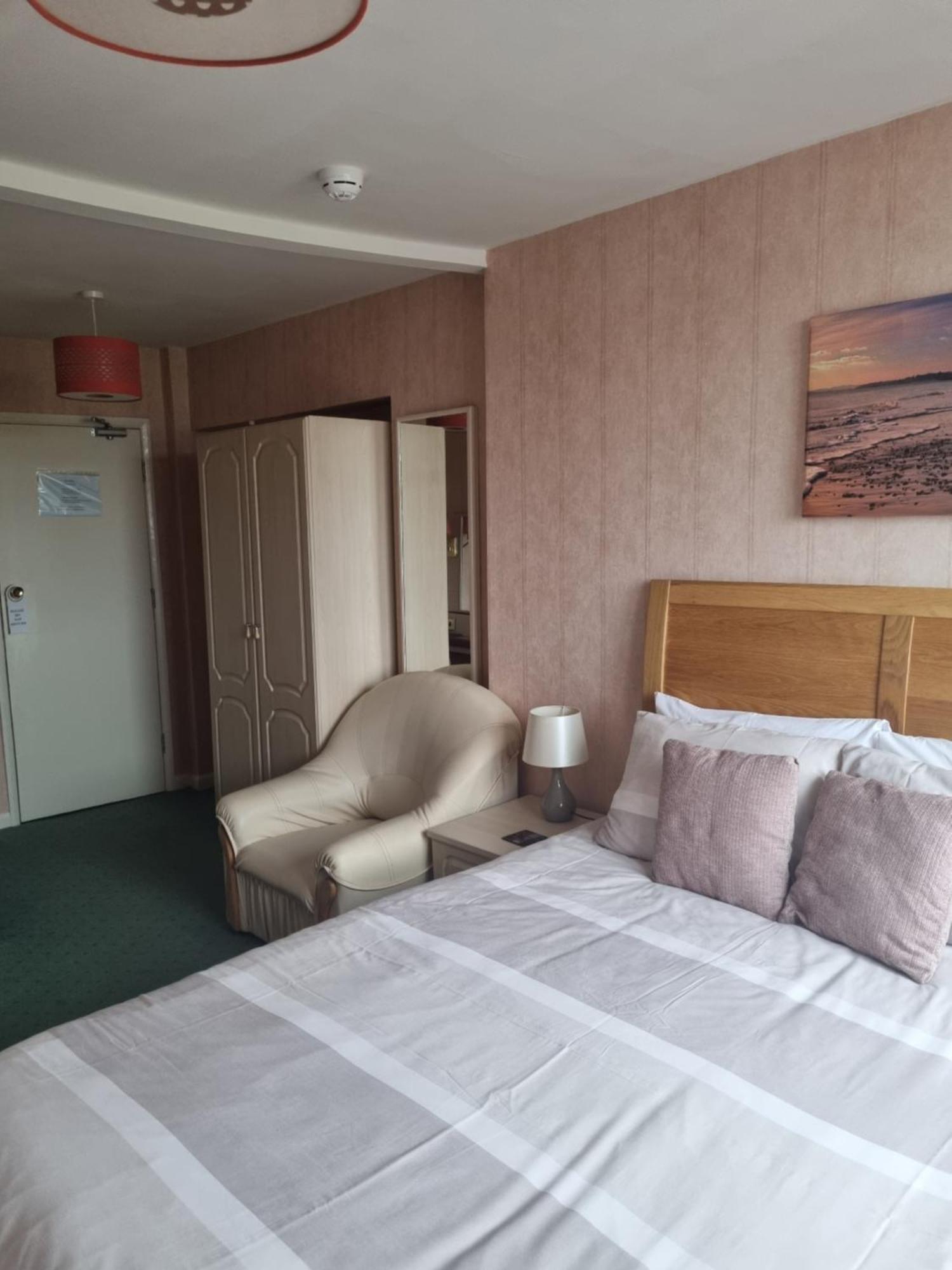 The Sands Hotel Пейнтон Экстерьер фото
